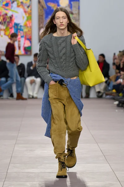 Look 35